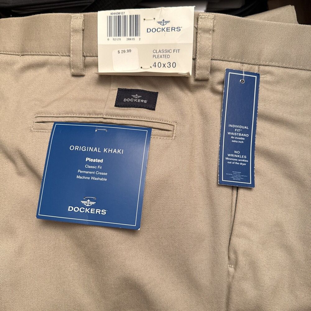 Dockers Individual Fit Waistband Pleated, Classic Fit 40x30 Beige/Khaki NWT